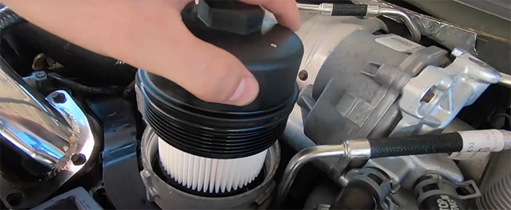 Fitting a fuel filter